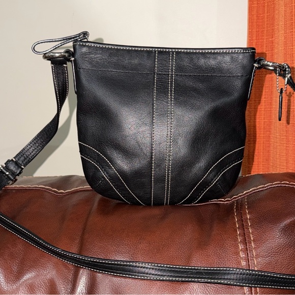 ‼️Vintage Coach Soho Black Leather Crossbody Bag - Picture 2 of 14